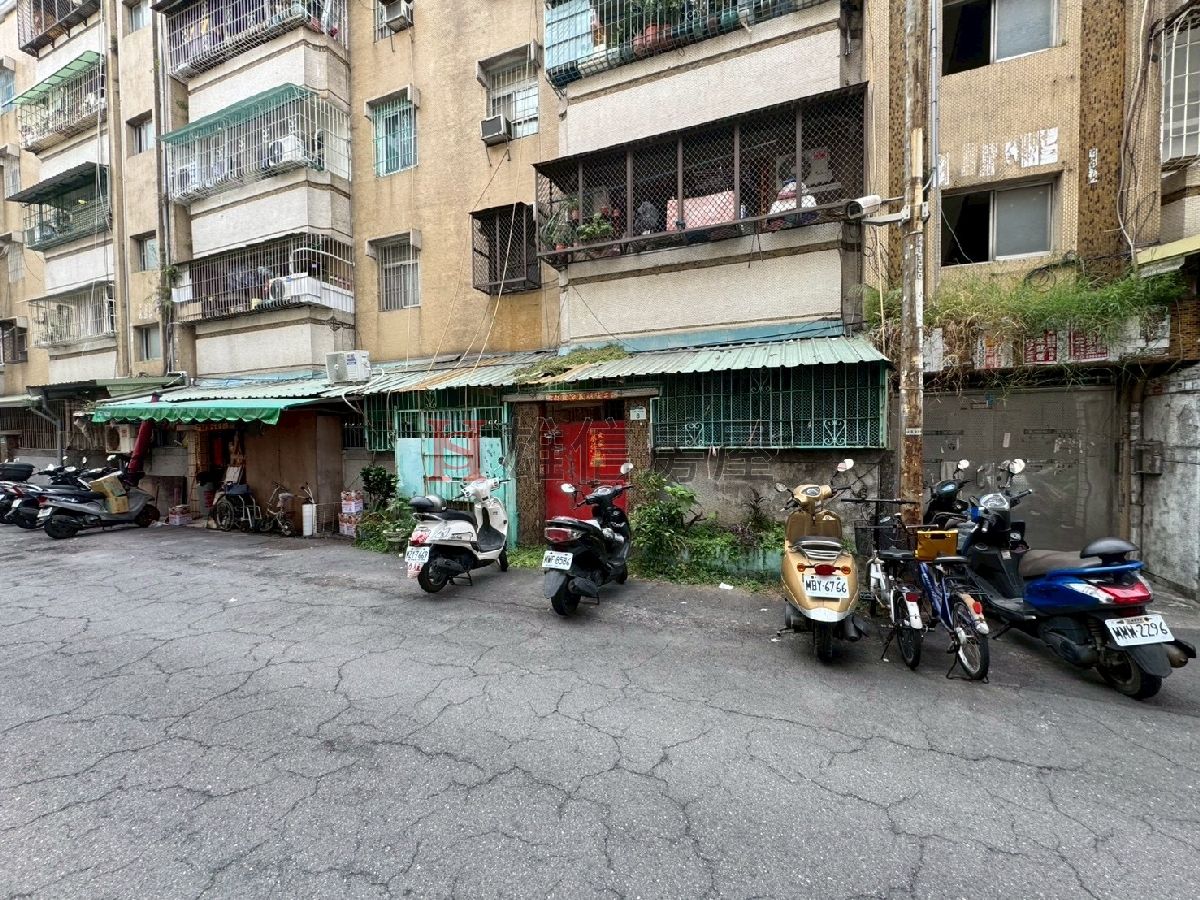 鳳山武慶路近瑞隆商圈公寓一樓|HS雄信房屋 鳳山武慶路近瑞隆商圈公寓一樓