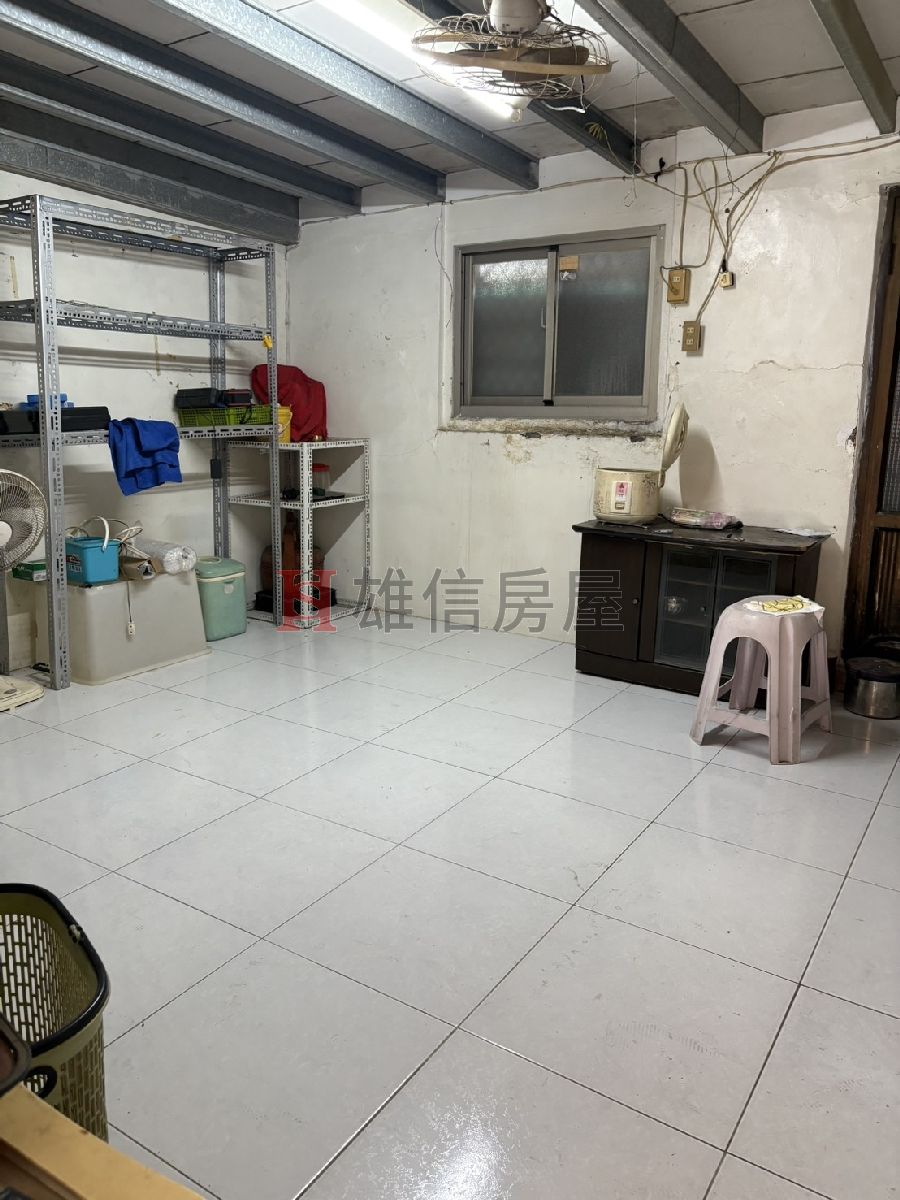 鼓山輕軌透天2層|HS雄信房屋 鼓山輕軌透天2層