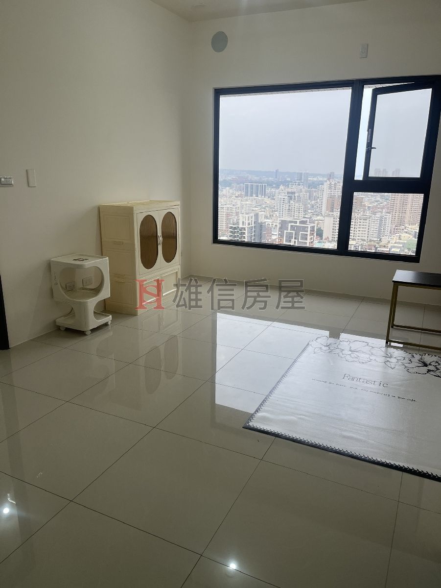 正興國小輕軌旁