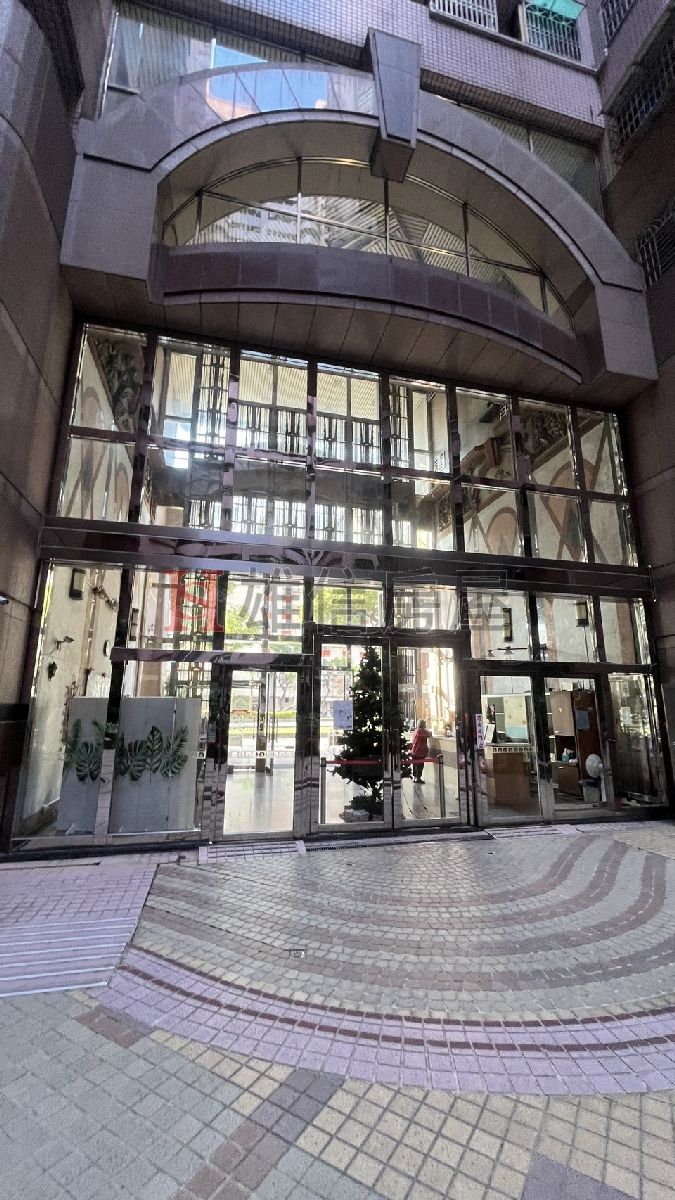 亞灣民權高樓景觀四房平車