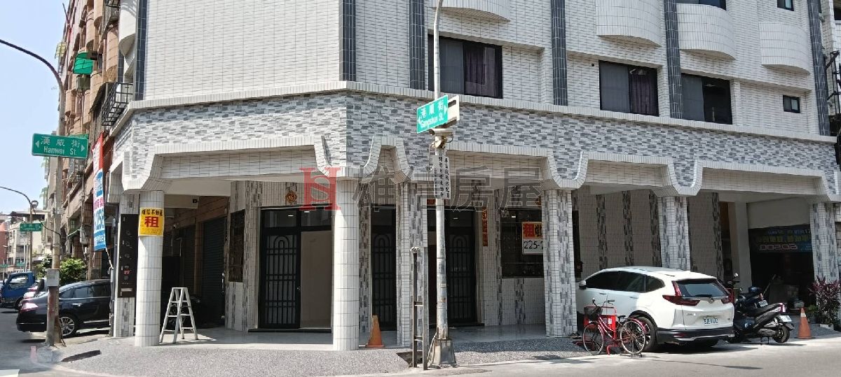 高雄市小港區港順街32號店面1樓+地下室