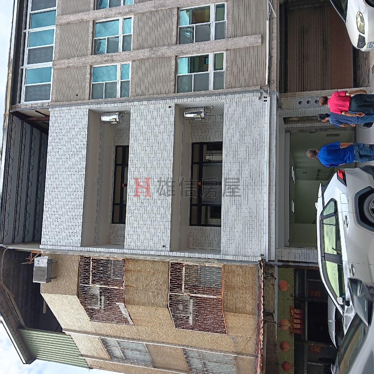 @安南區/海佃商圈〔全棟整修翻新〕大地坪店面+4套房@