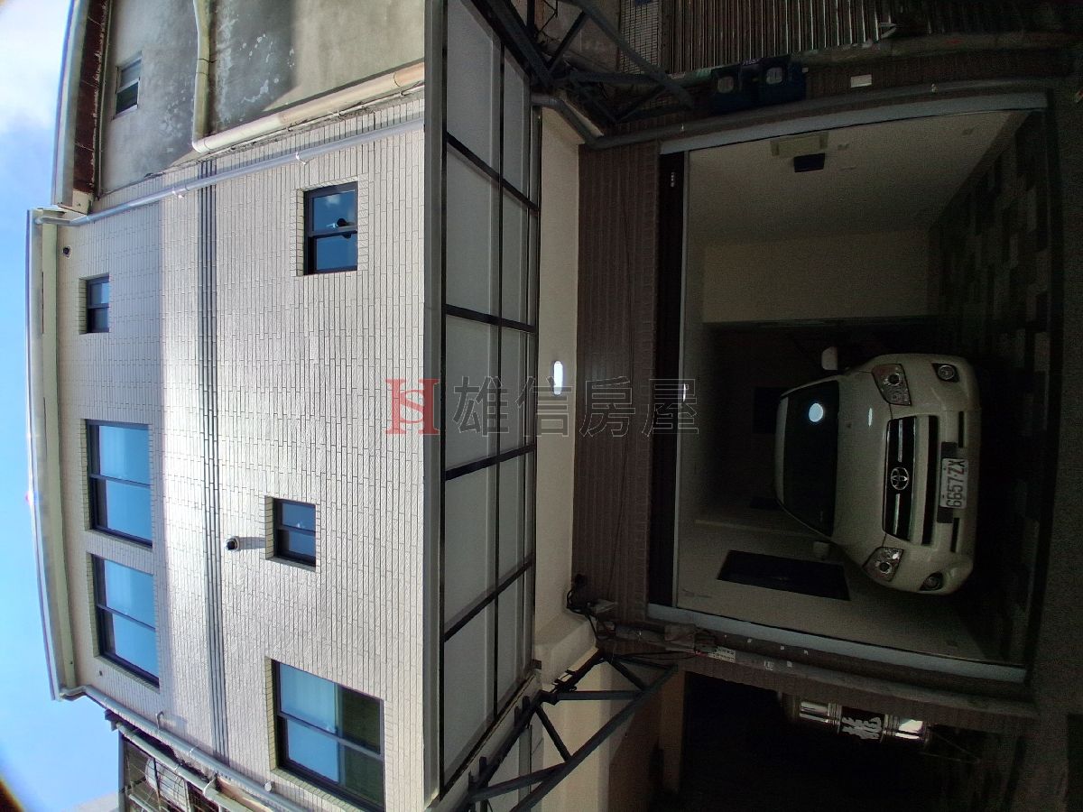 衛武營全新翻修便宜車庫透天