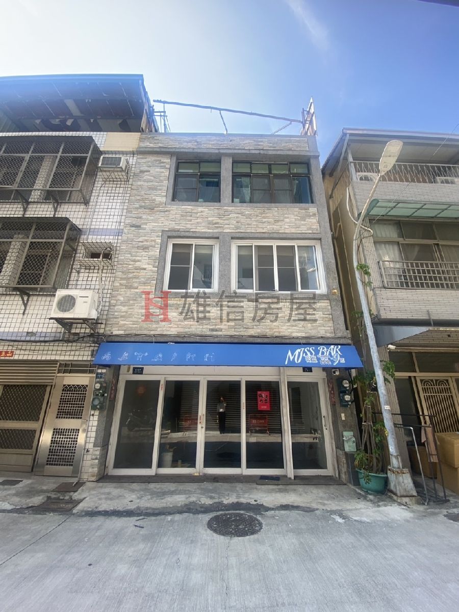 出售忠孝市場/苓雅國中附近/翻新透天店住