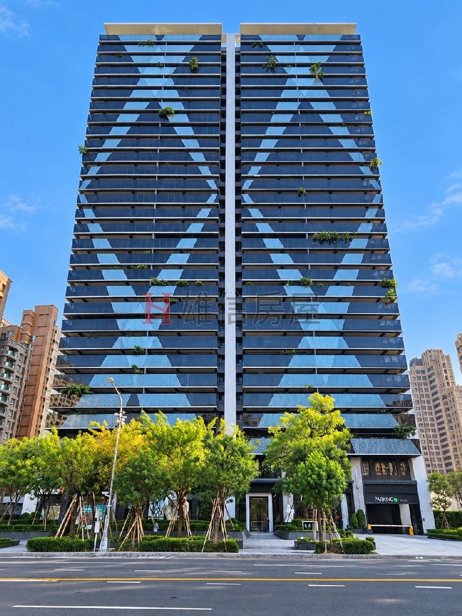 美術館龍騰時尚設計雙平車